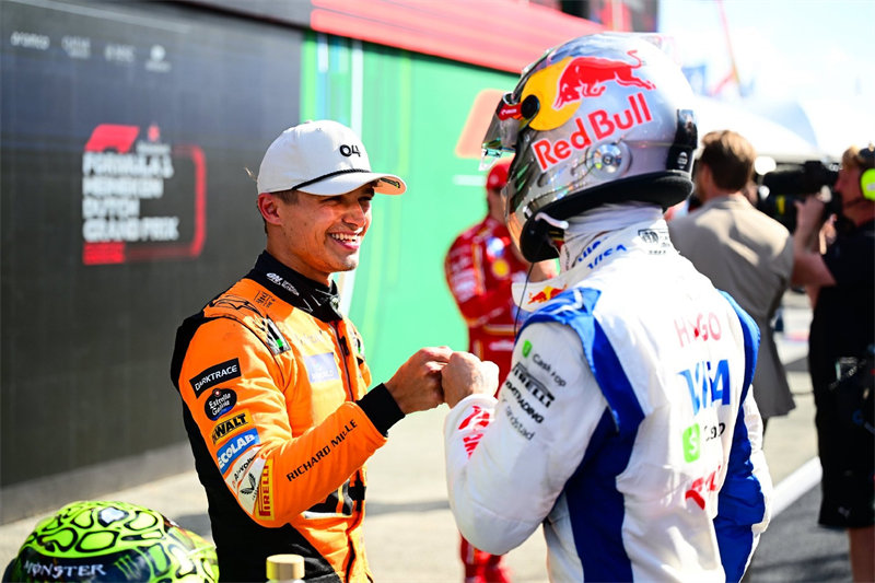 Three, the dynasty was officially replaced, and the McLaren F1 team took the lead in the car racing team.
